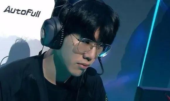 凭借卓越的 凭借卓越的