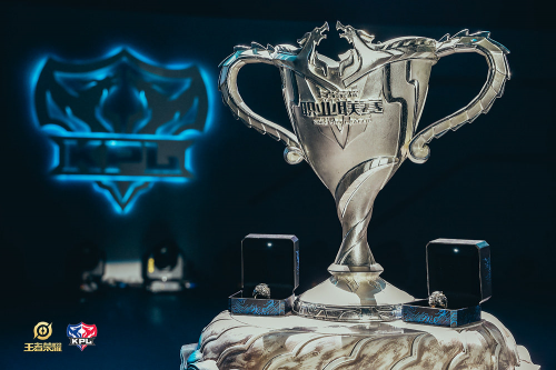 均不到两场 均不到两场